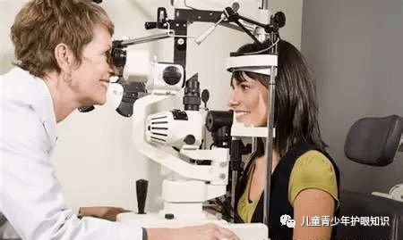 验光配镜 不仅仅是 验度数 , 还要检查评估眼睛健康状况